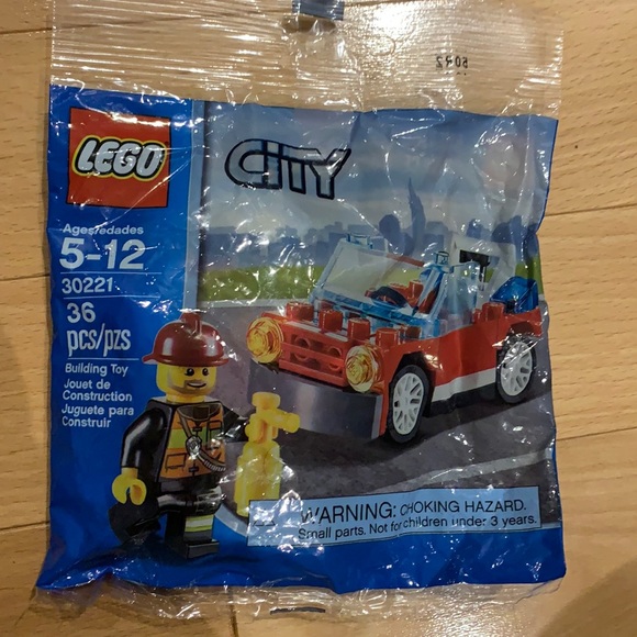 Exclusive 36 piece Fireman/car Set NWT - Picture 5 of 7